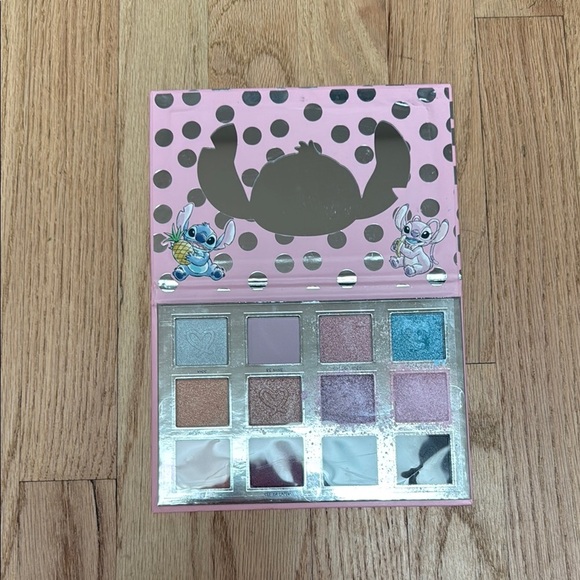 Taste Beauty Stitch Pink and Blue Eyeshadow Palette - Picture 2 of 4